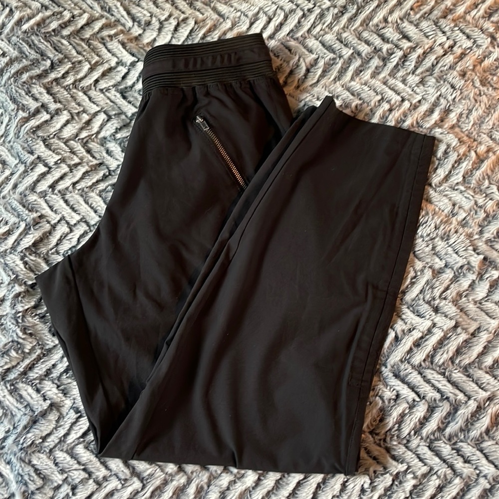 Colosseum Lightweight Capri Joggers